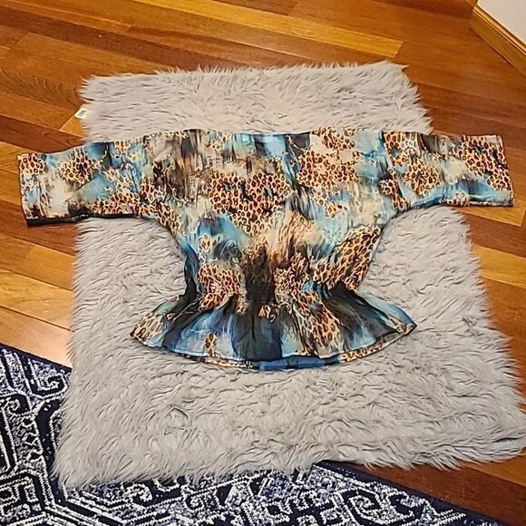 Chicos sheer‎ polyester blue and tan cheetah print flowy short sleeve shirt - Picture 5 of 6